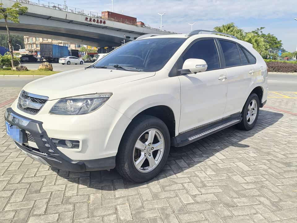 BYD S6