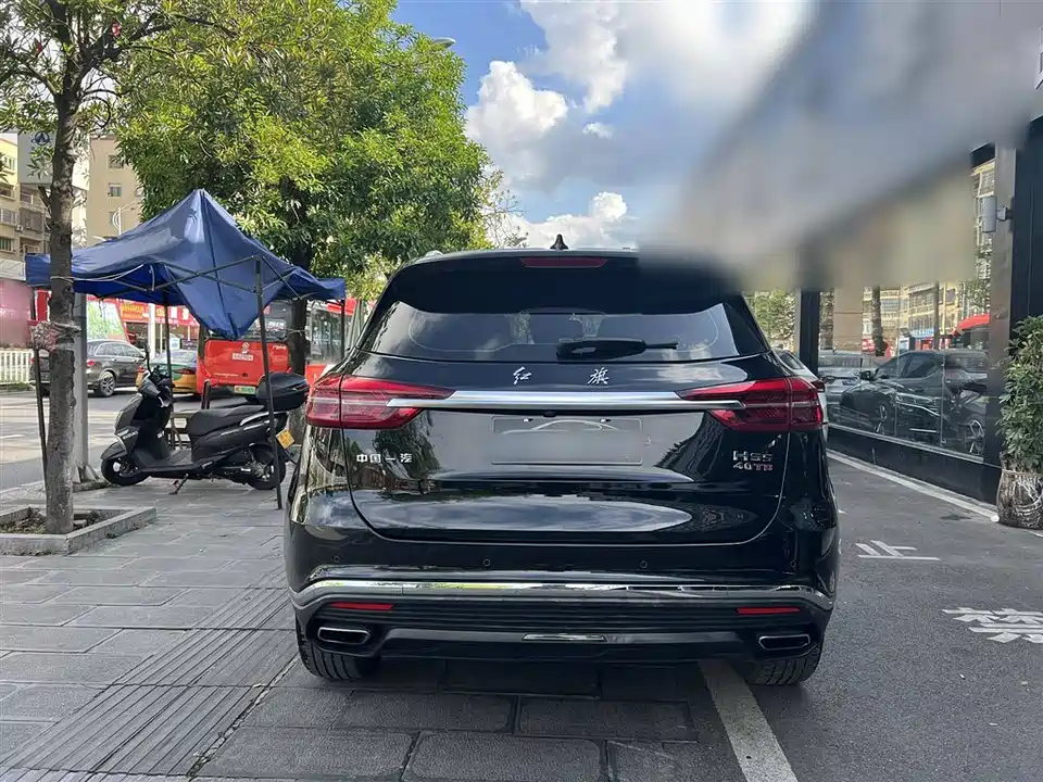 Hongqi HS5