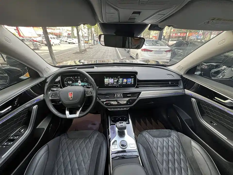 Hongqi HS5