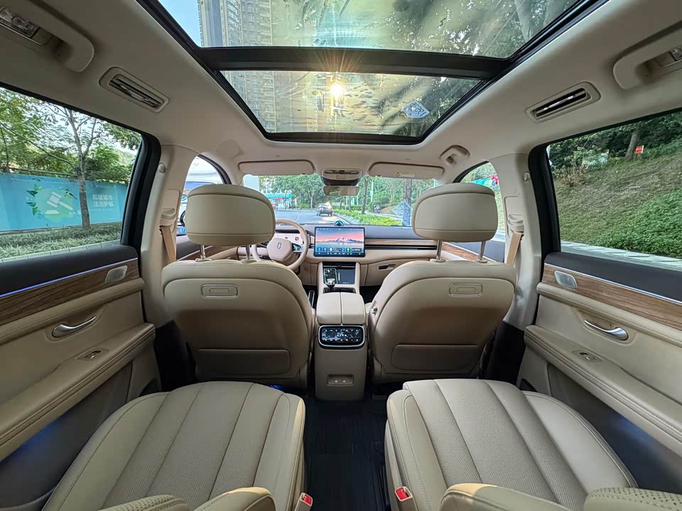 AITO Ask the world M7