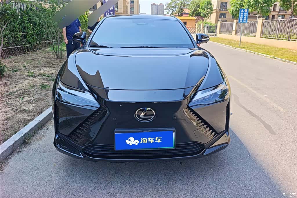 Lexus RZ, 2024 2