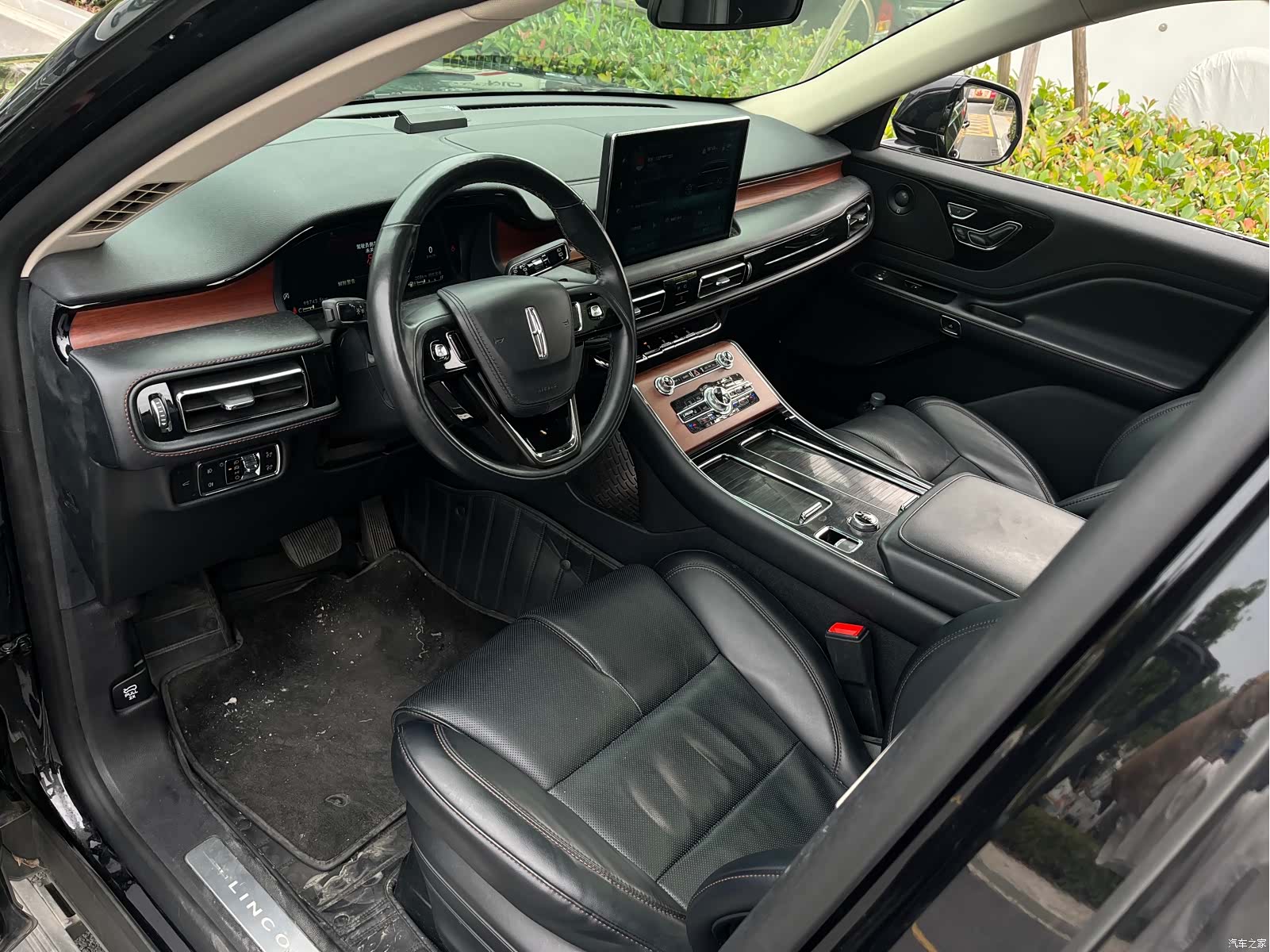 Lincoln Aviator, 2022 12