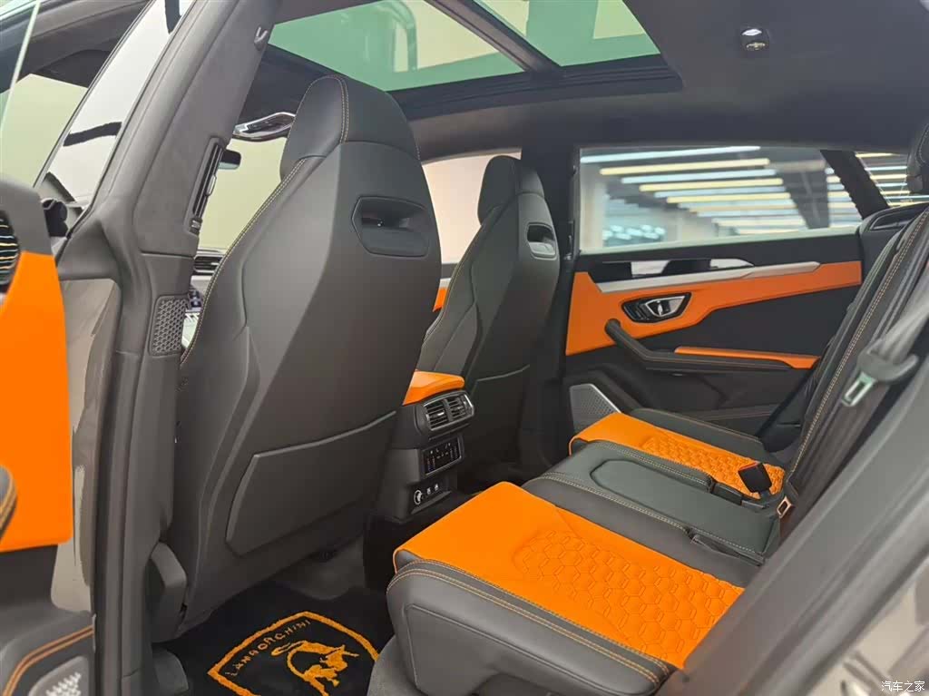 Lamborghini Urus, 2022 9