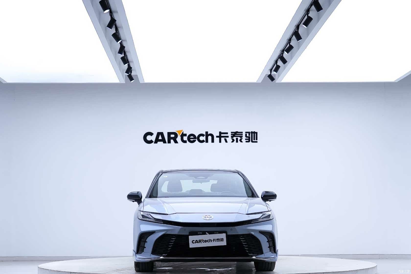 Toyota Camry, 2024 все фото
