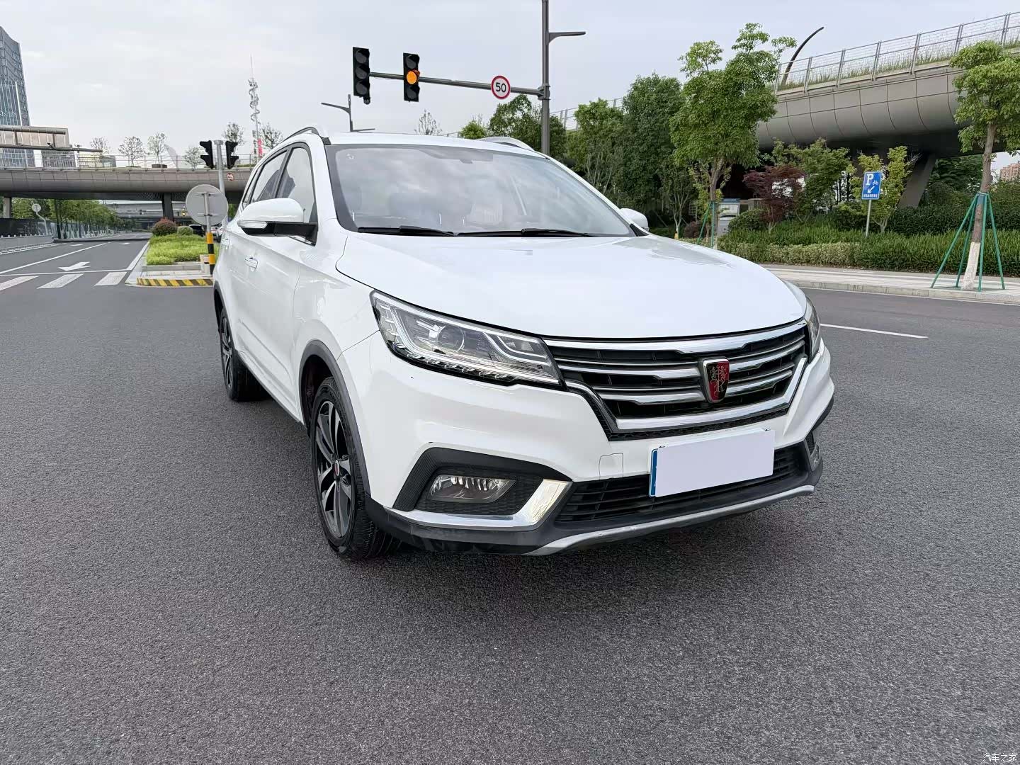 Roewe RX3, 2019 3