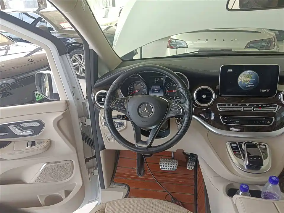 Mercedes-Benz V-class Mercedes-Benz V-class