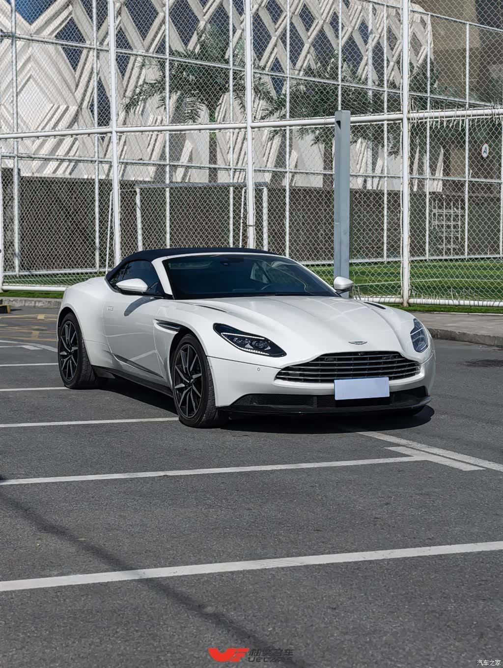 Aston Martin DB11, 2019 3