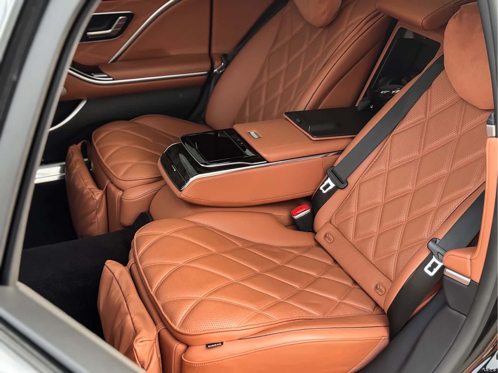 Maybach S-Class, 2023 10