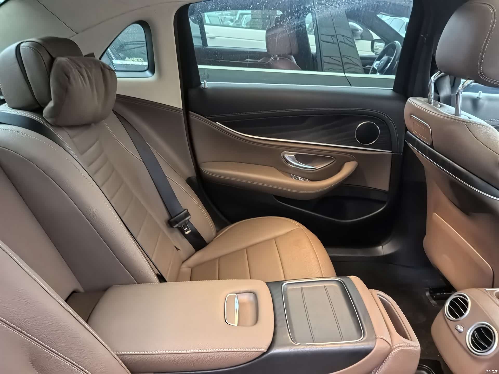 Mercedes-Benz E-Class, 2019 14