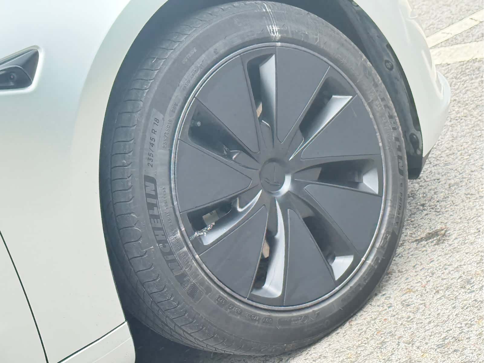 Tesla Model 3, 2024 4