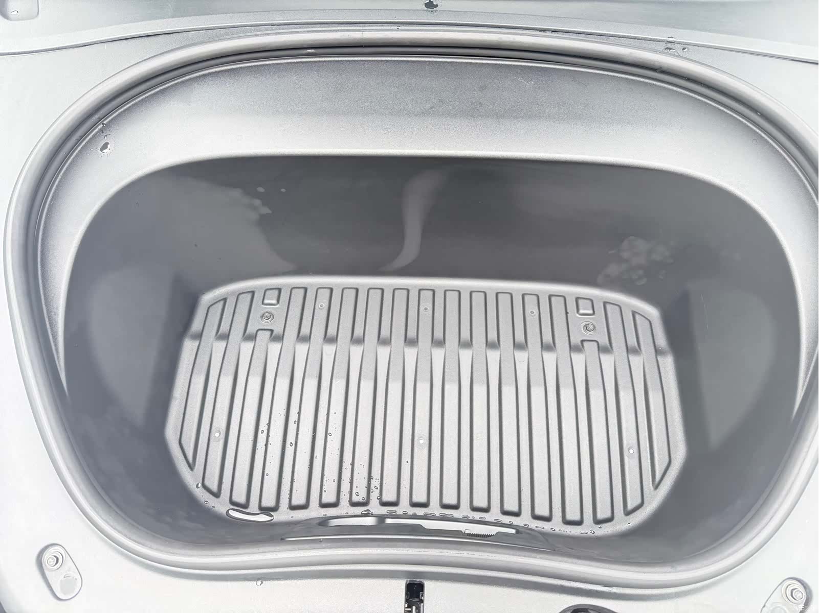 Tesla Model 3, 2024 21