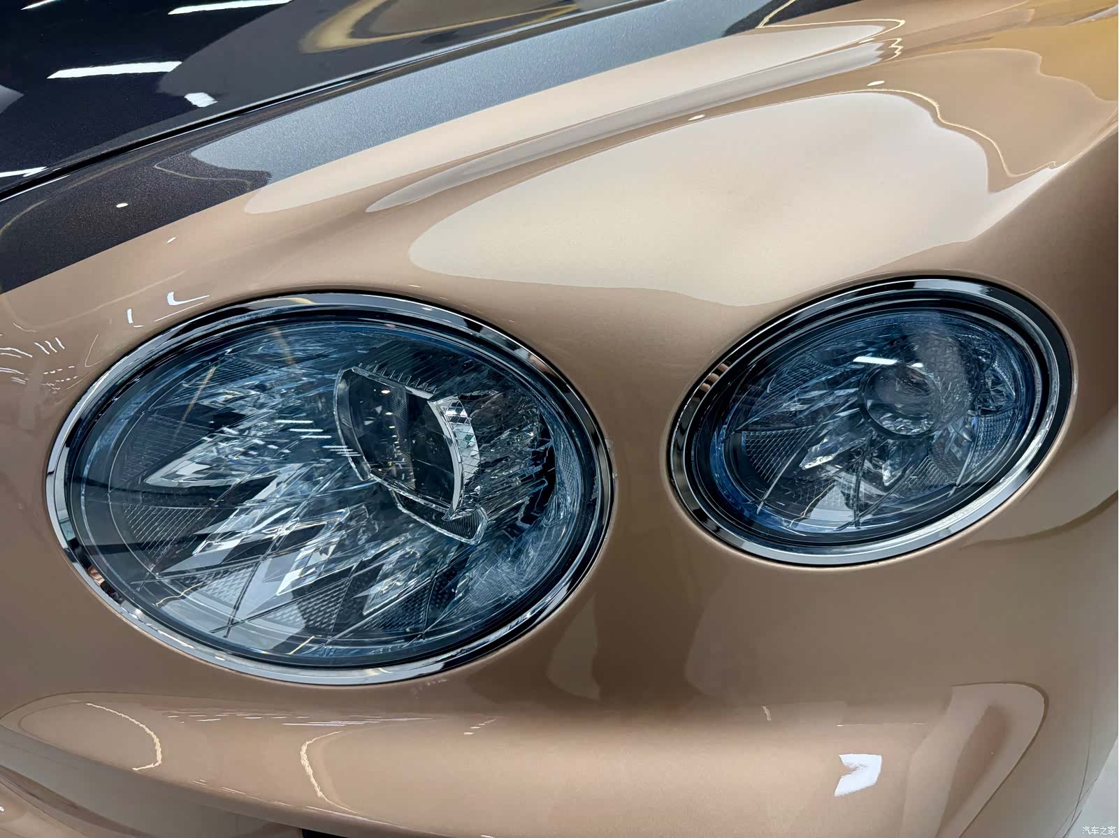 Bentley Bentayga, 2023 30