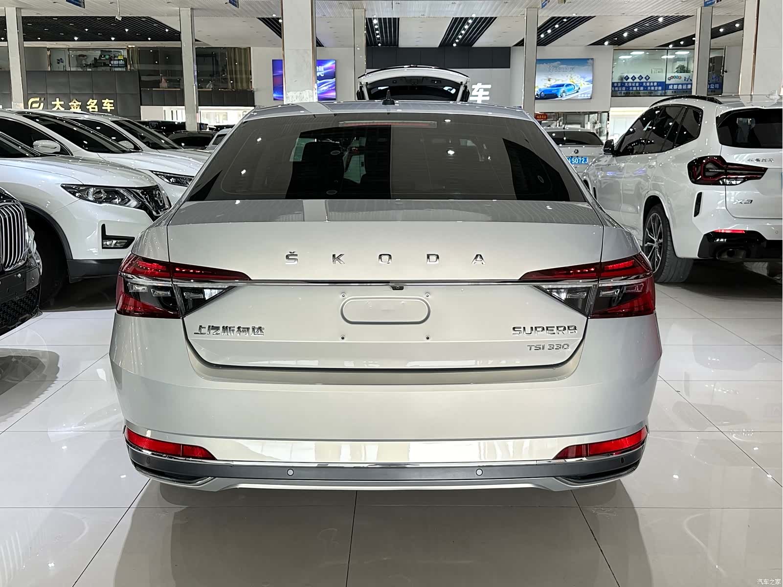 Skoda Superb, 2020 8