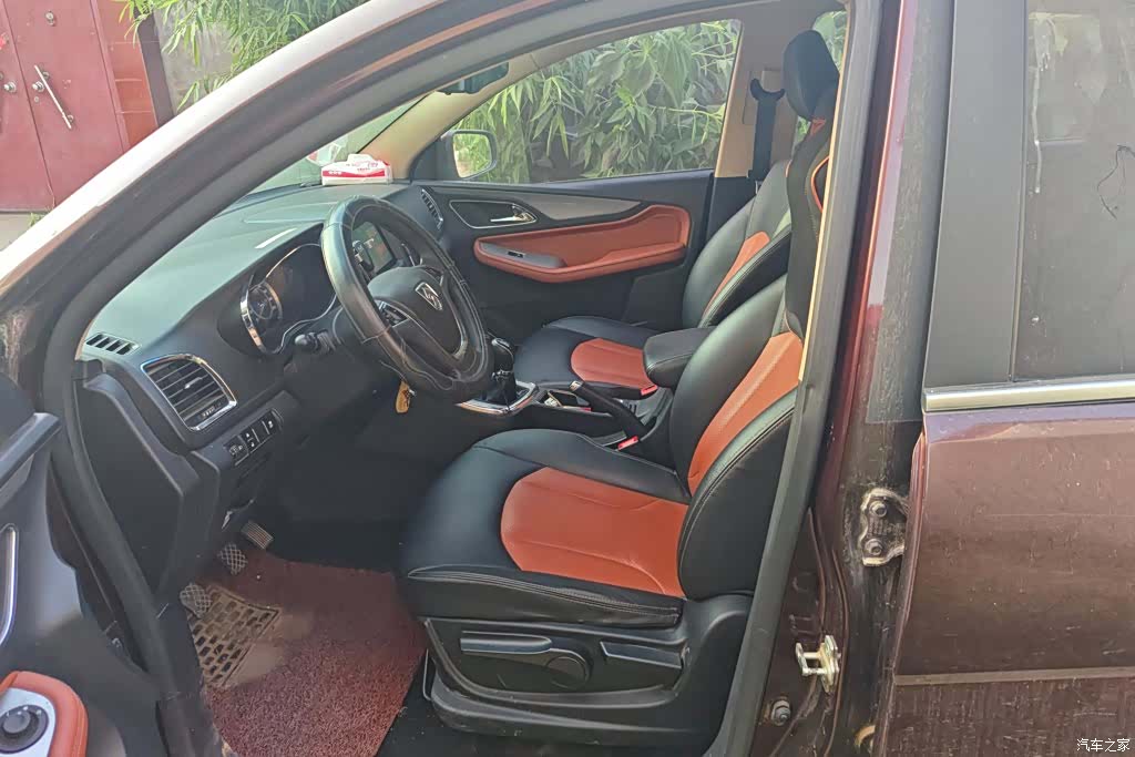 Wuling 560, 2016 9