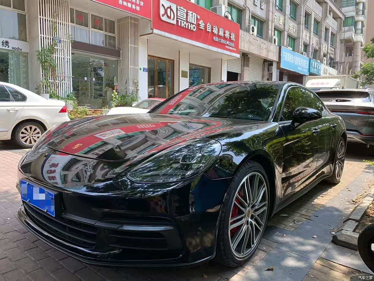 Porsche Panamera, 2017 1