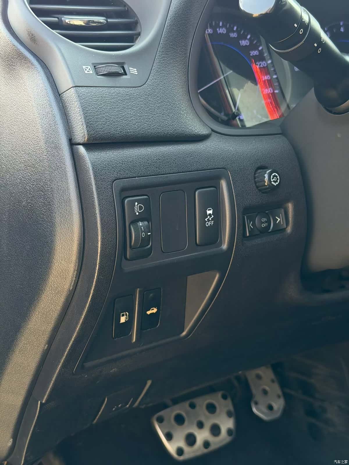Lexus IS, 2011 10
