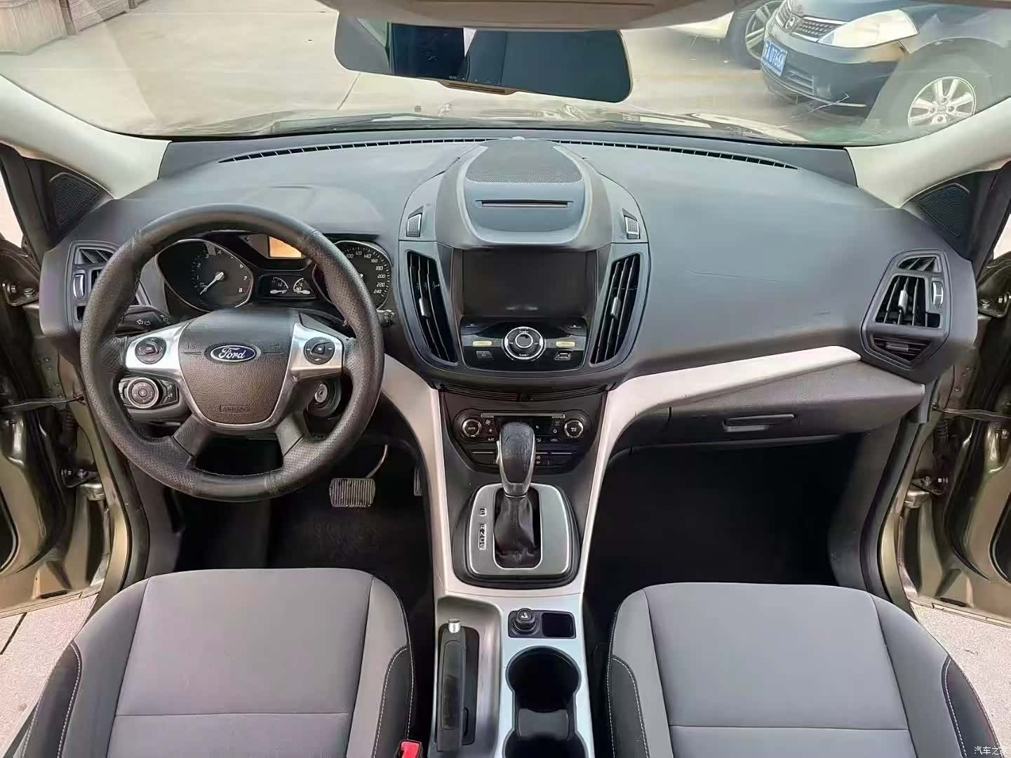 Ford Kuga, 2015 6