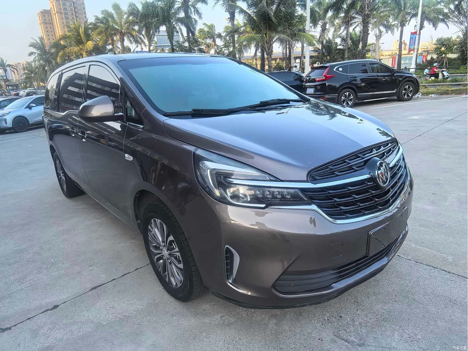 Buick GL8, 2020 3