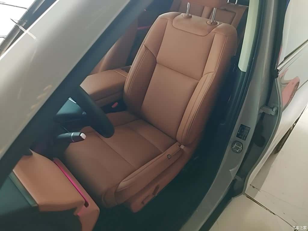 Leapmotor C10, 2025 15