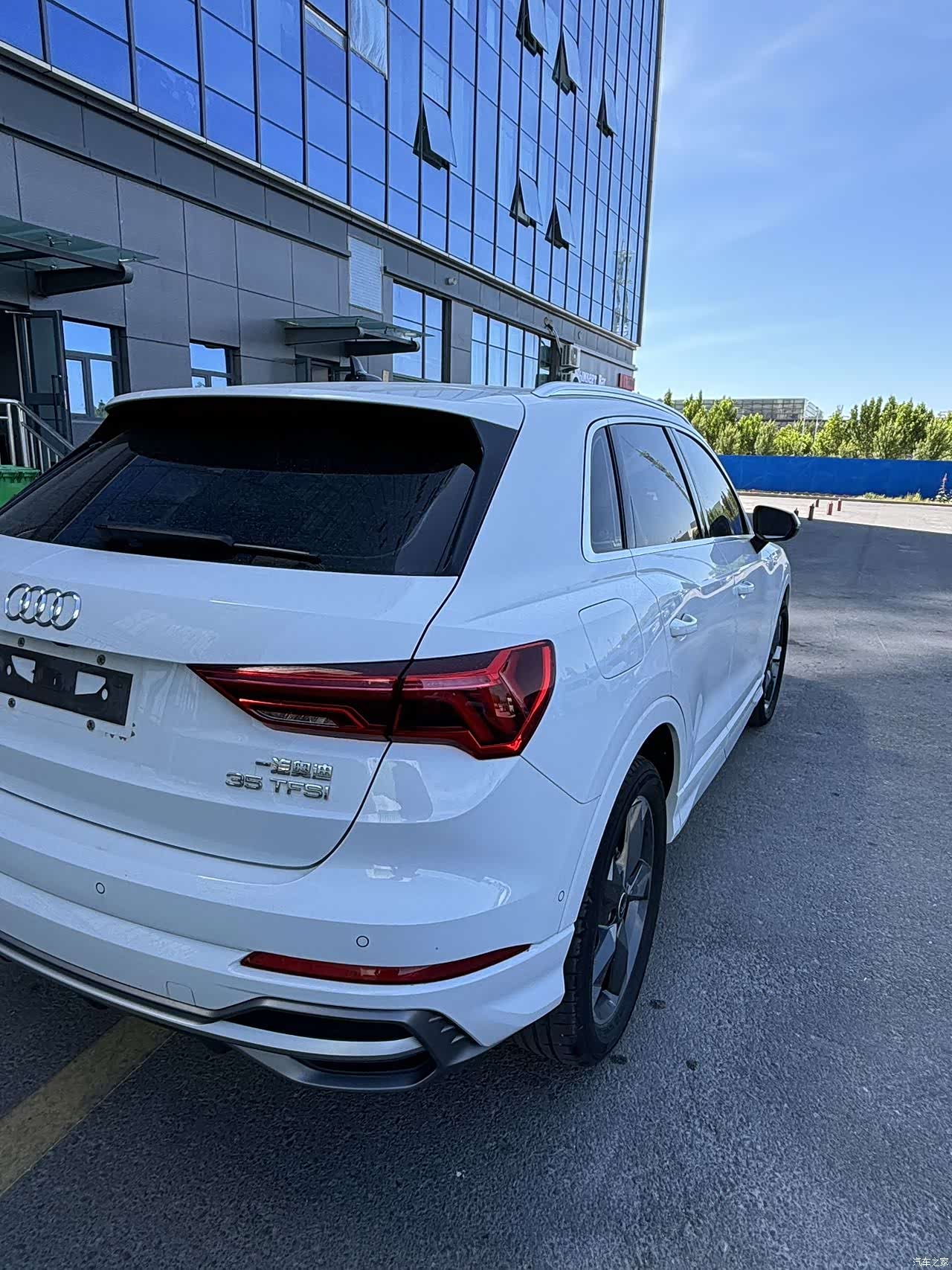 Audi Q3, 2022 11