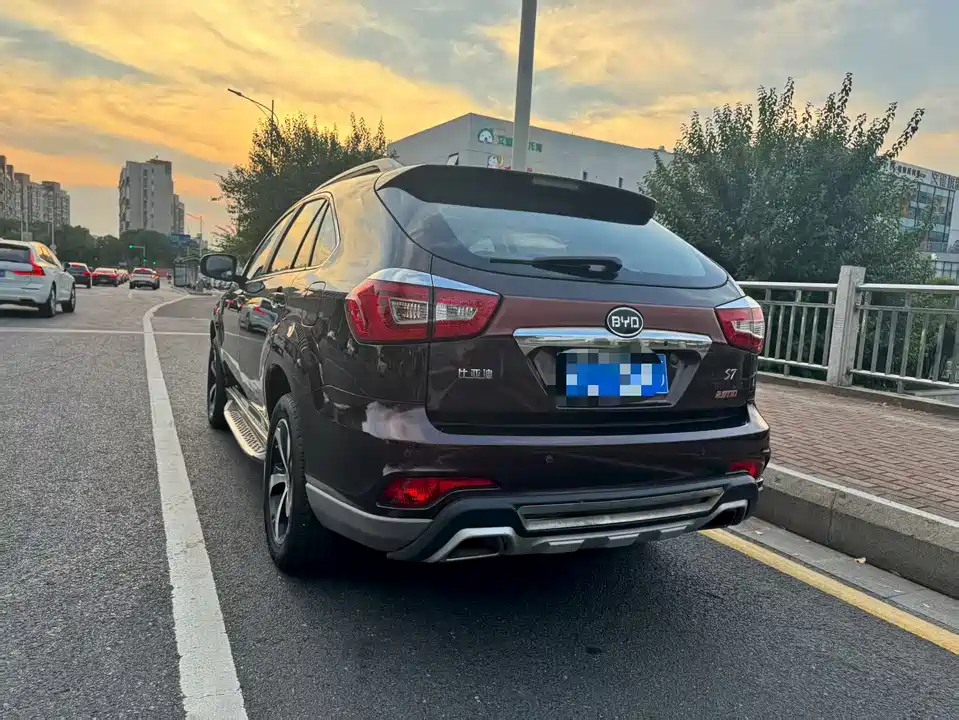 BYD S7
