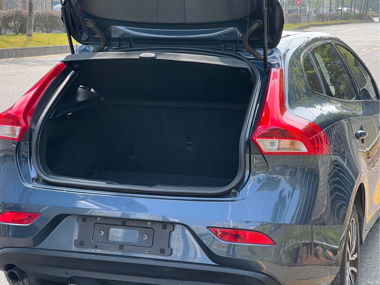 Volvo V40, 2018 17