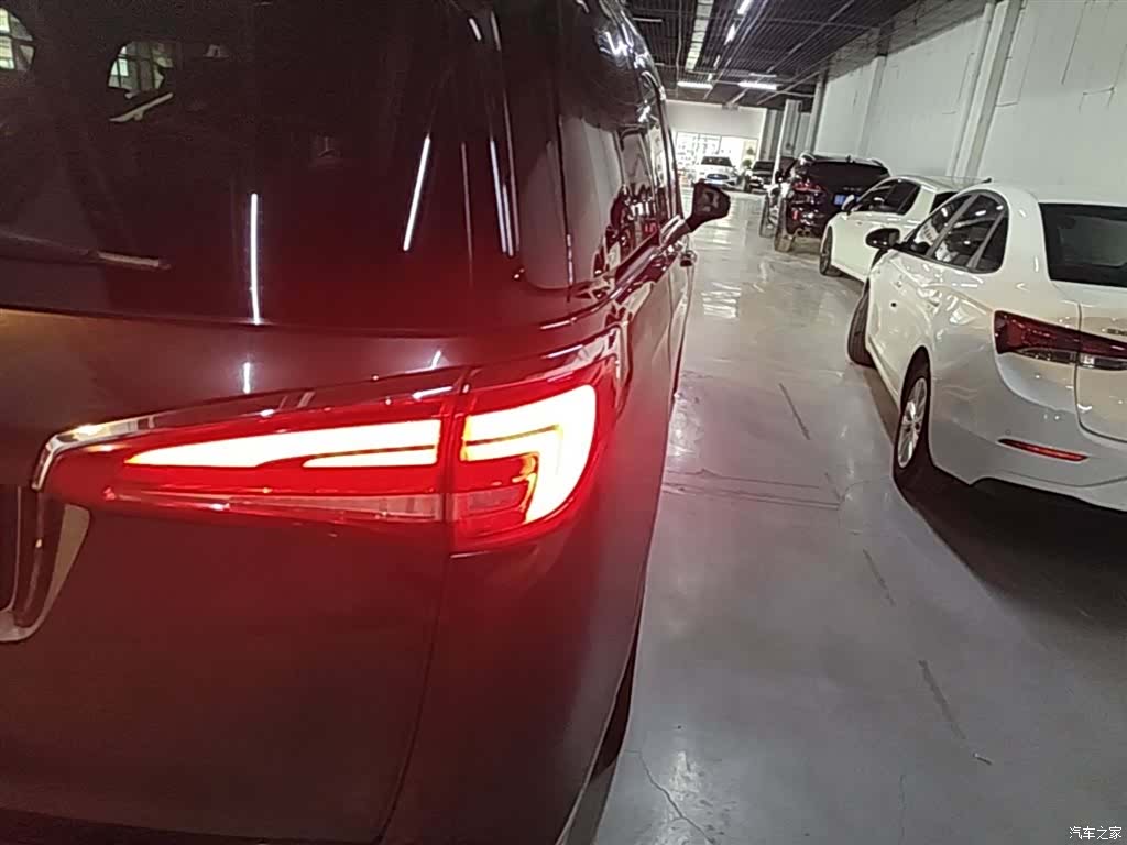 Buick GL8, 2017 8