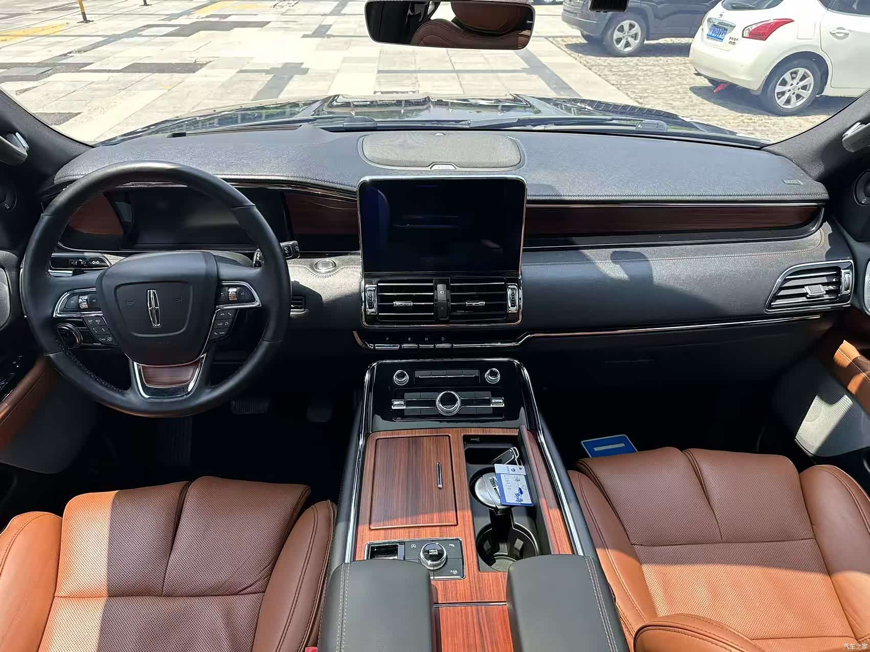 Lincoln Navigator, 2019 9