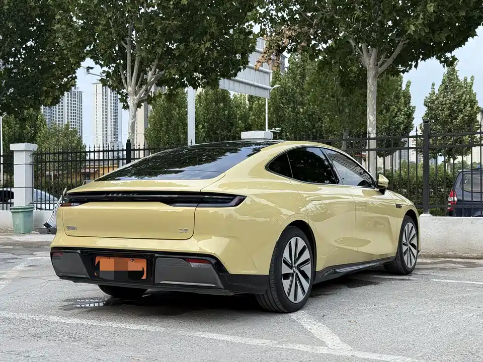 Geely Galaxy Galaxy E8