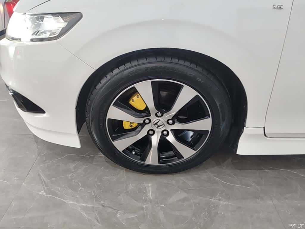 Honda Jade, 2016 23