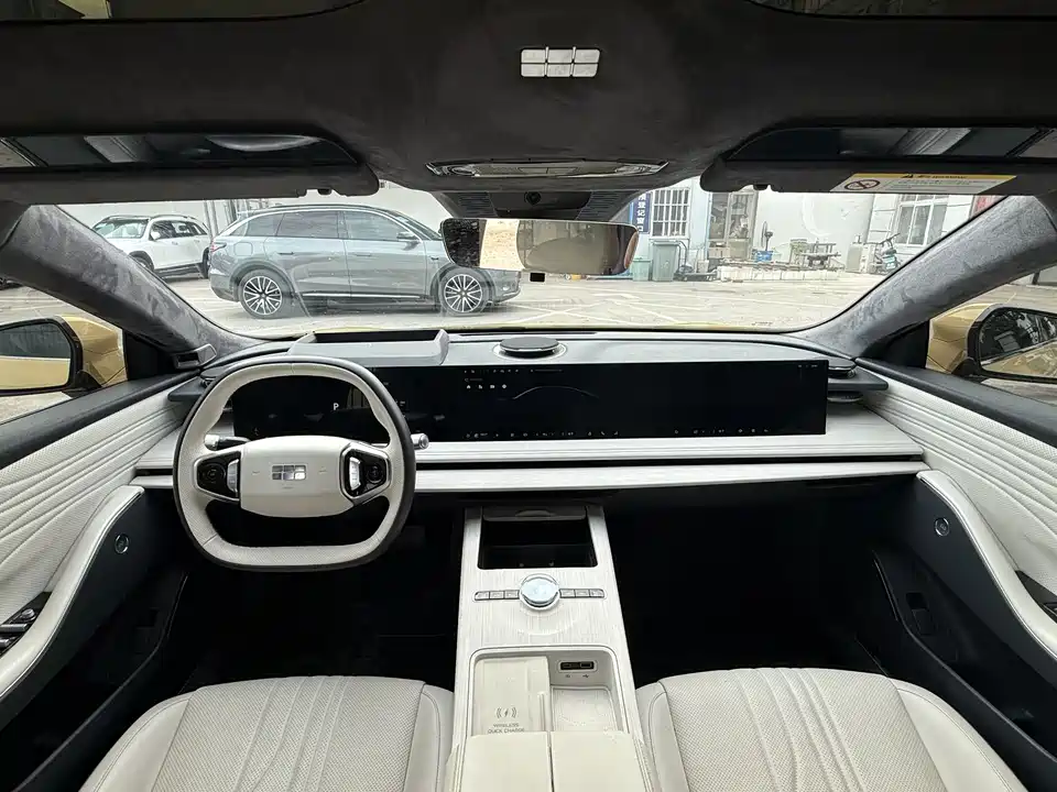 Geely Galaxy Galaxy E8