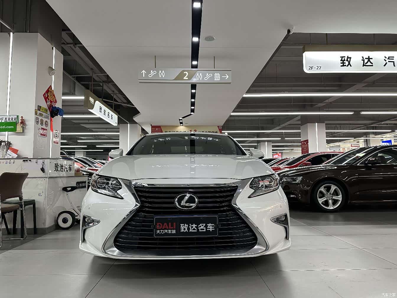 Lexus ES, 2018 2
