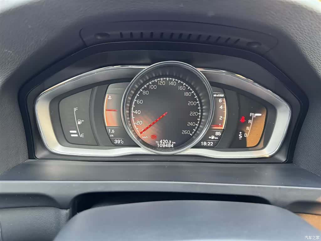 Volvo V60, 2018 все фото