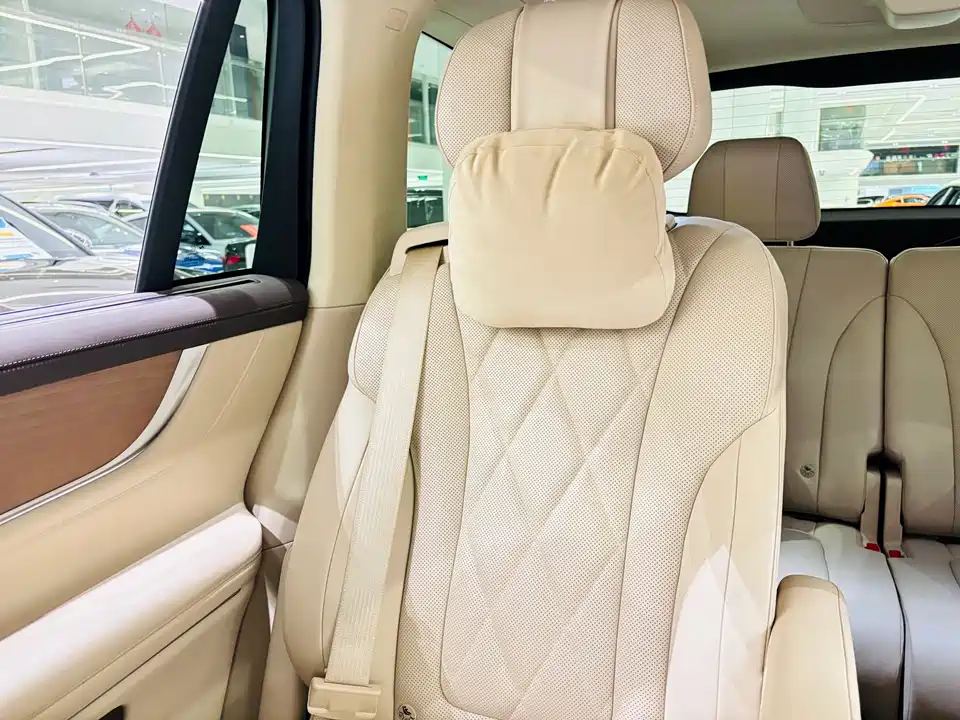 AITO Ask the world M9