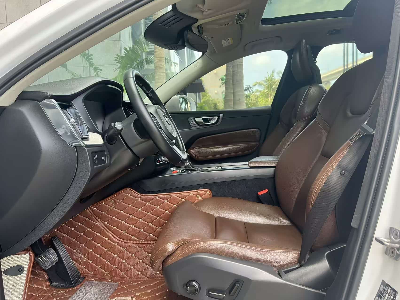 Volvo XC60, 2018 все фото