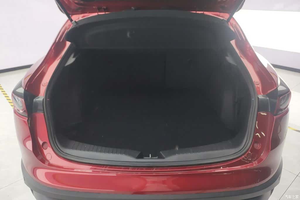Mazda CX-4, 2022 4
