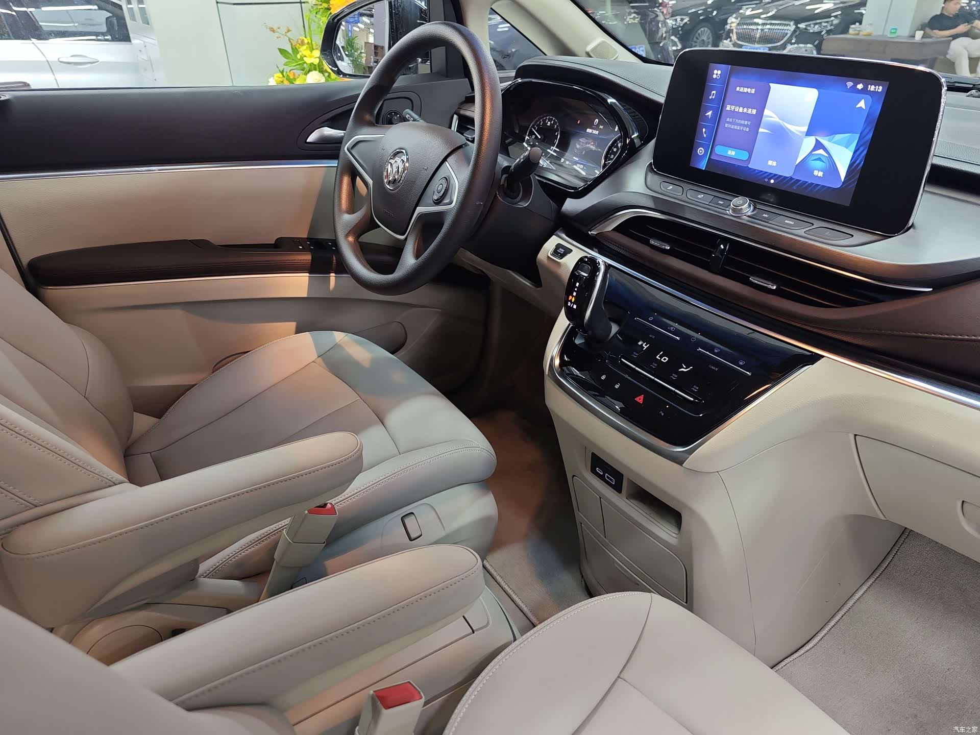 Buick GL8, 2022 10