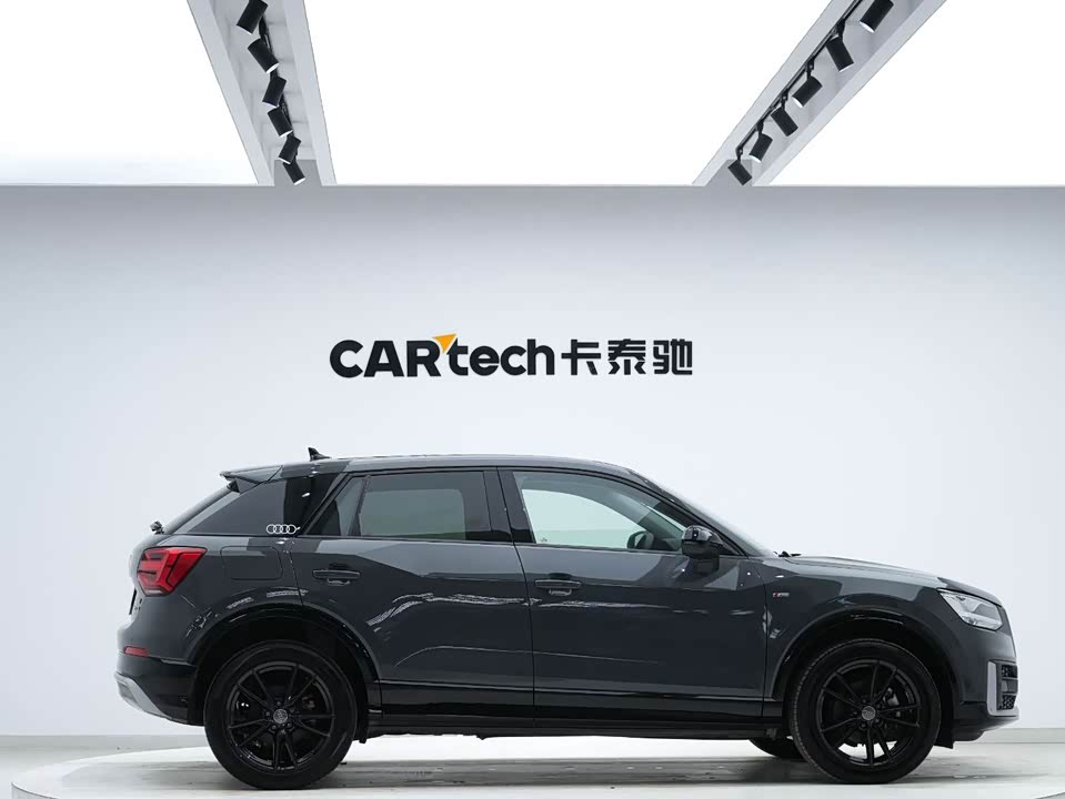 Audi Q2L