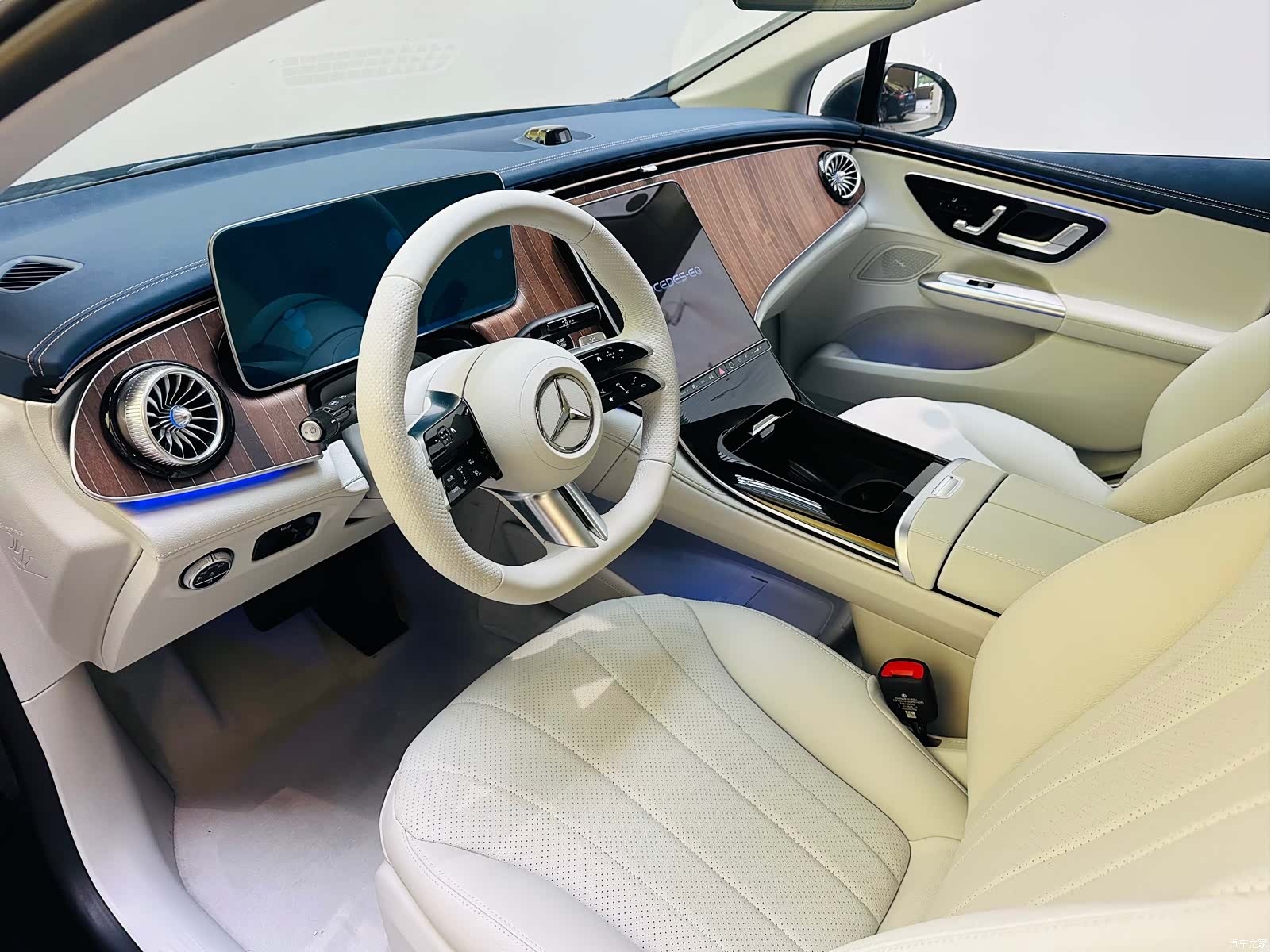 Mercedes-Benz EQE, 2025 7