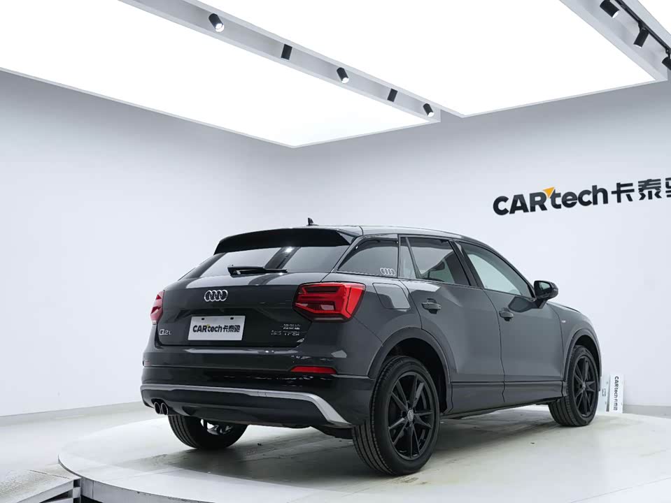 Audi Q2L