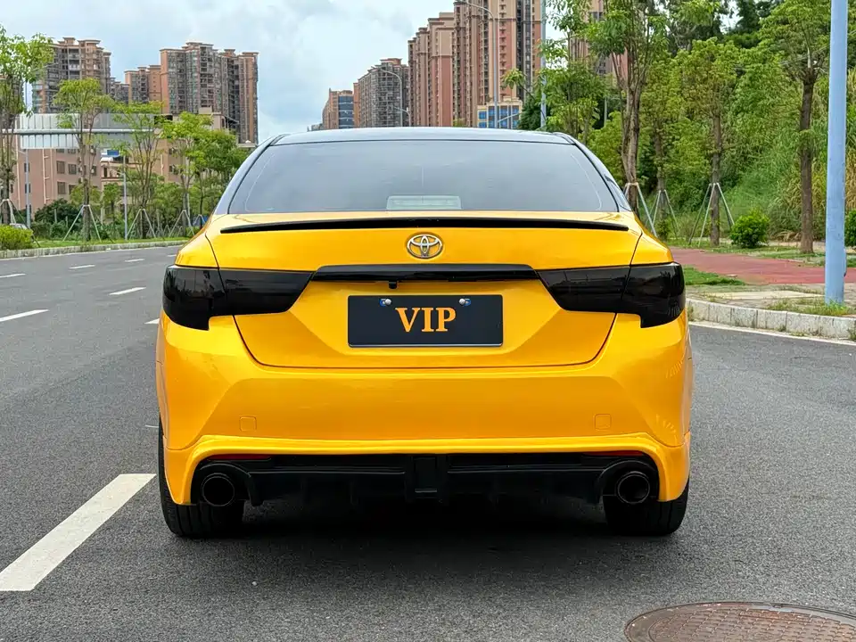 Toyota Reiz