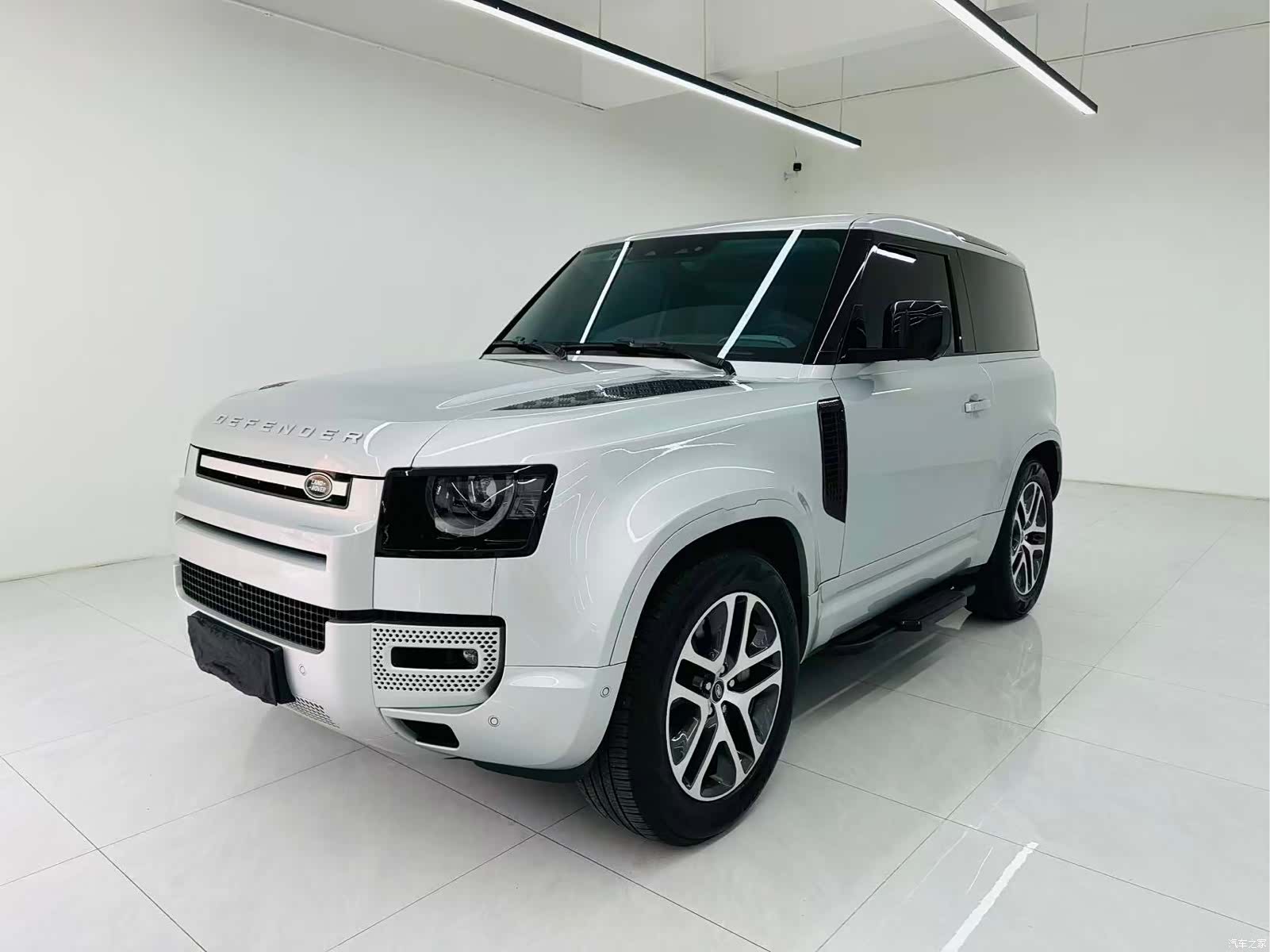 Land Rover Defender, 2021 1