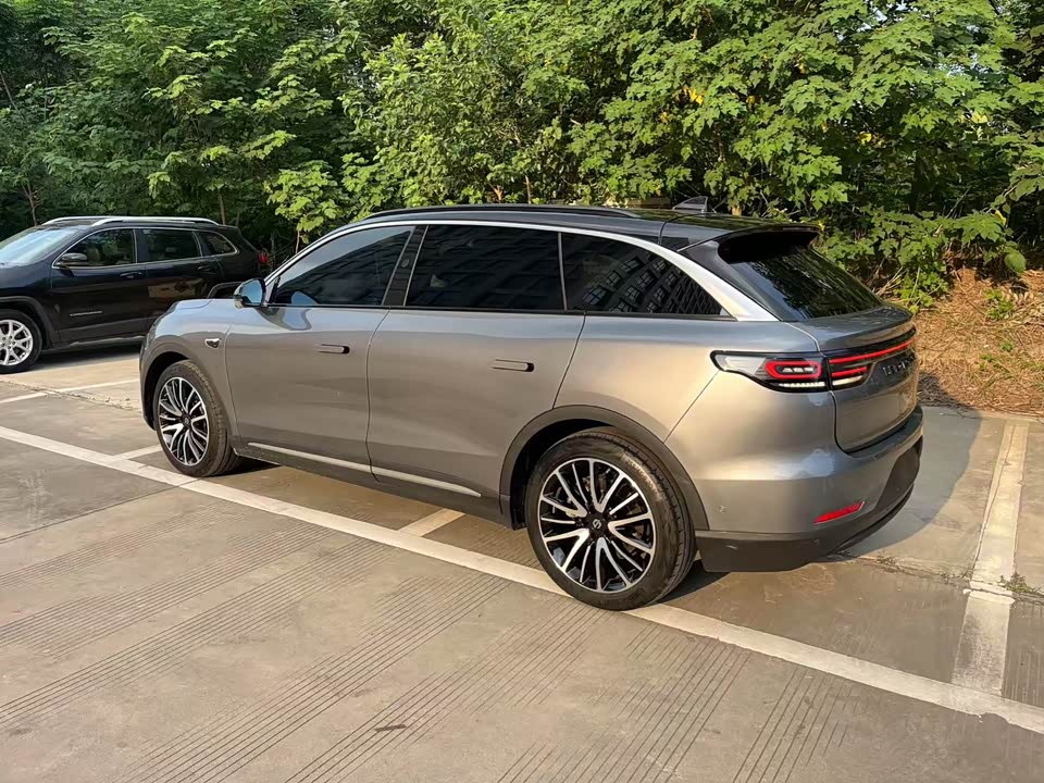 Leapmotor C11