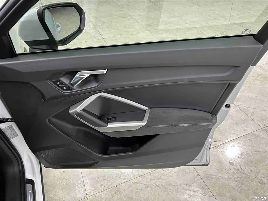 Audi Q3, 2022 12