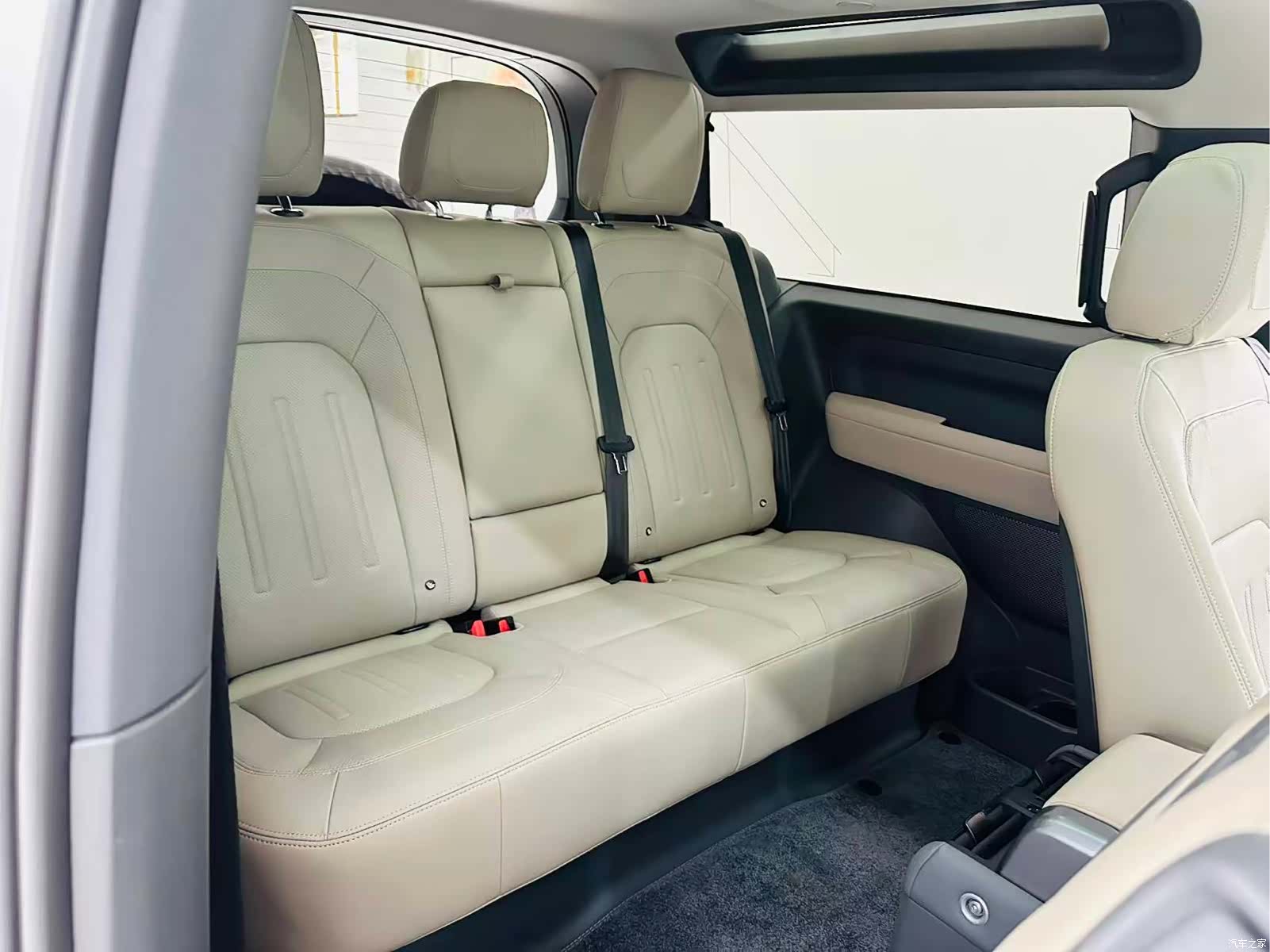 Land Rover Defender, 2021 12