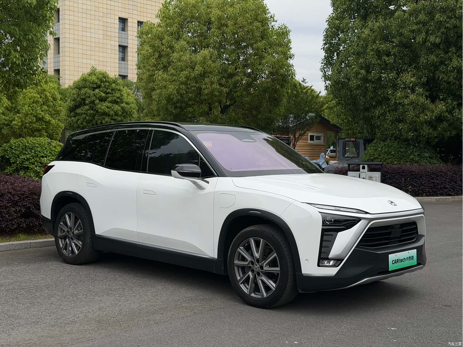 NIO ES8, 2020 11