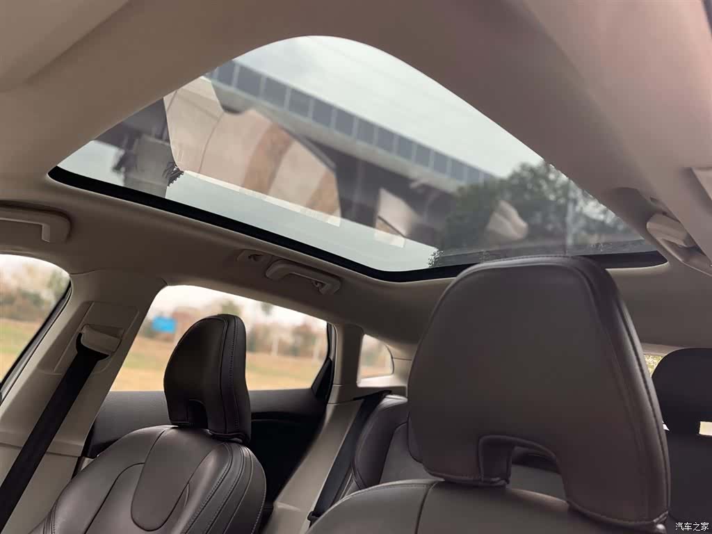 Volvo V40, 2015 18