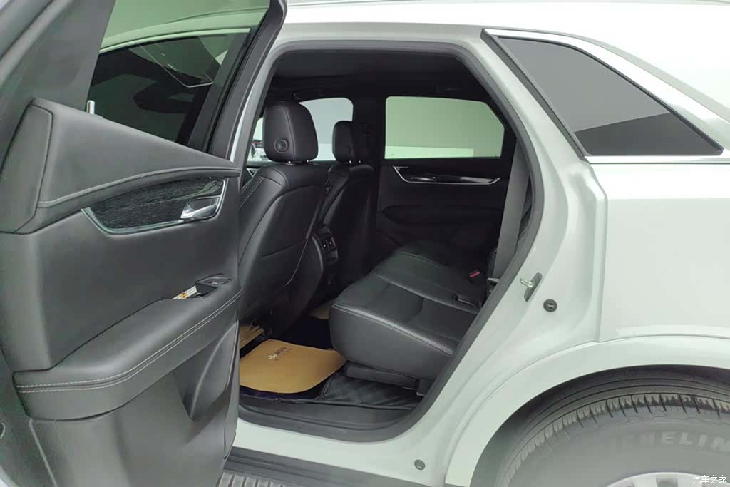 Cadillac XT5, 2021 11
