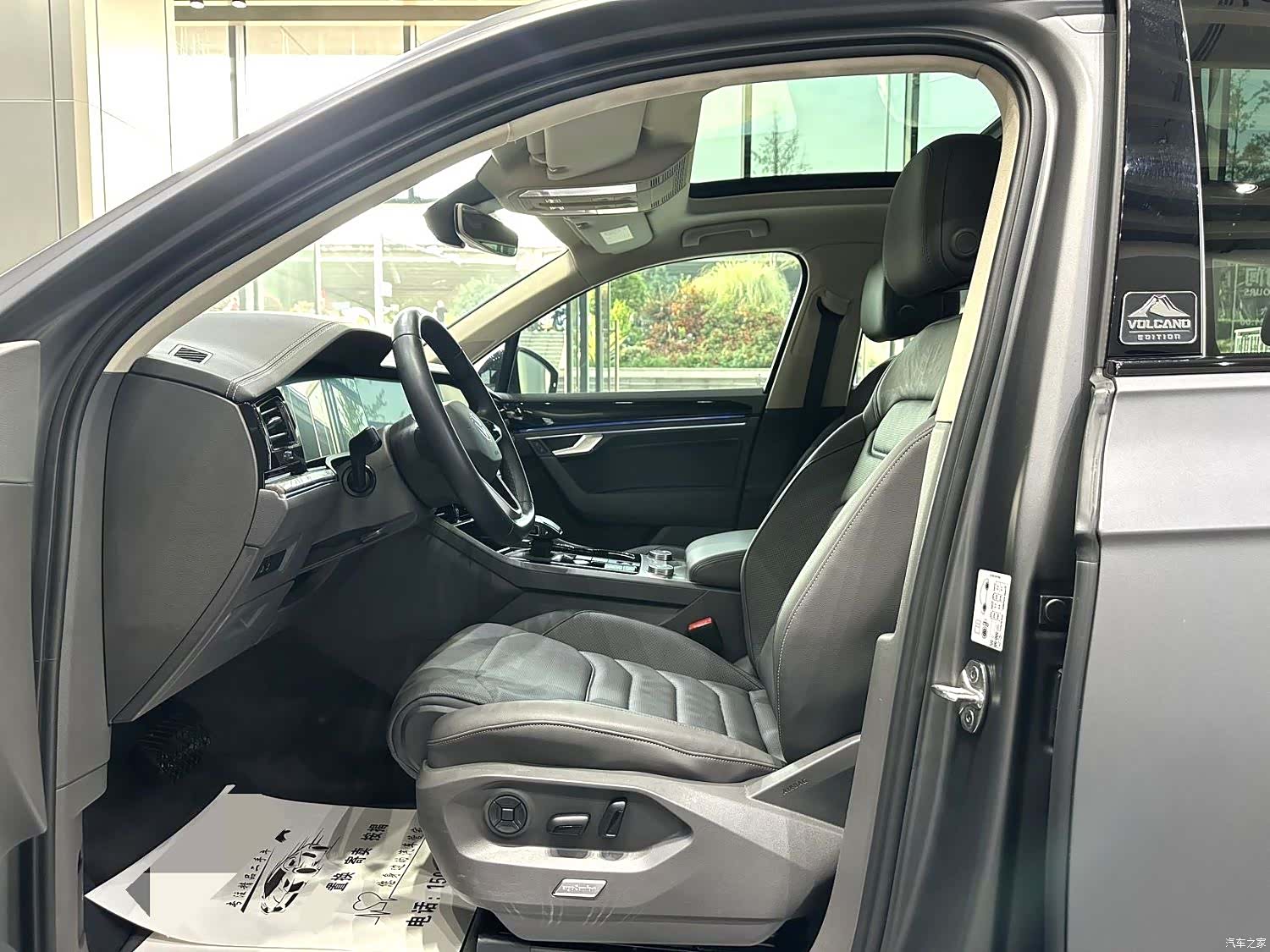 Volkswagen Touareg, 2024 все фото