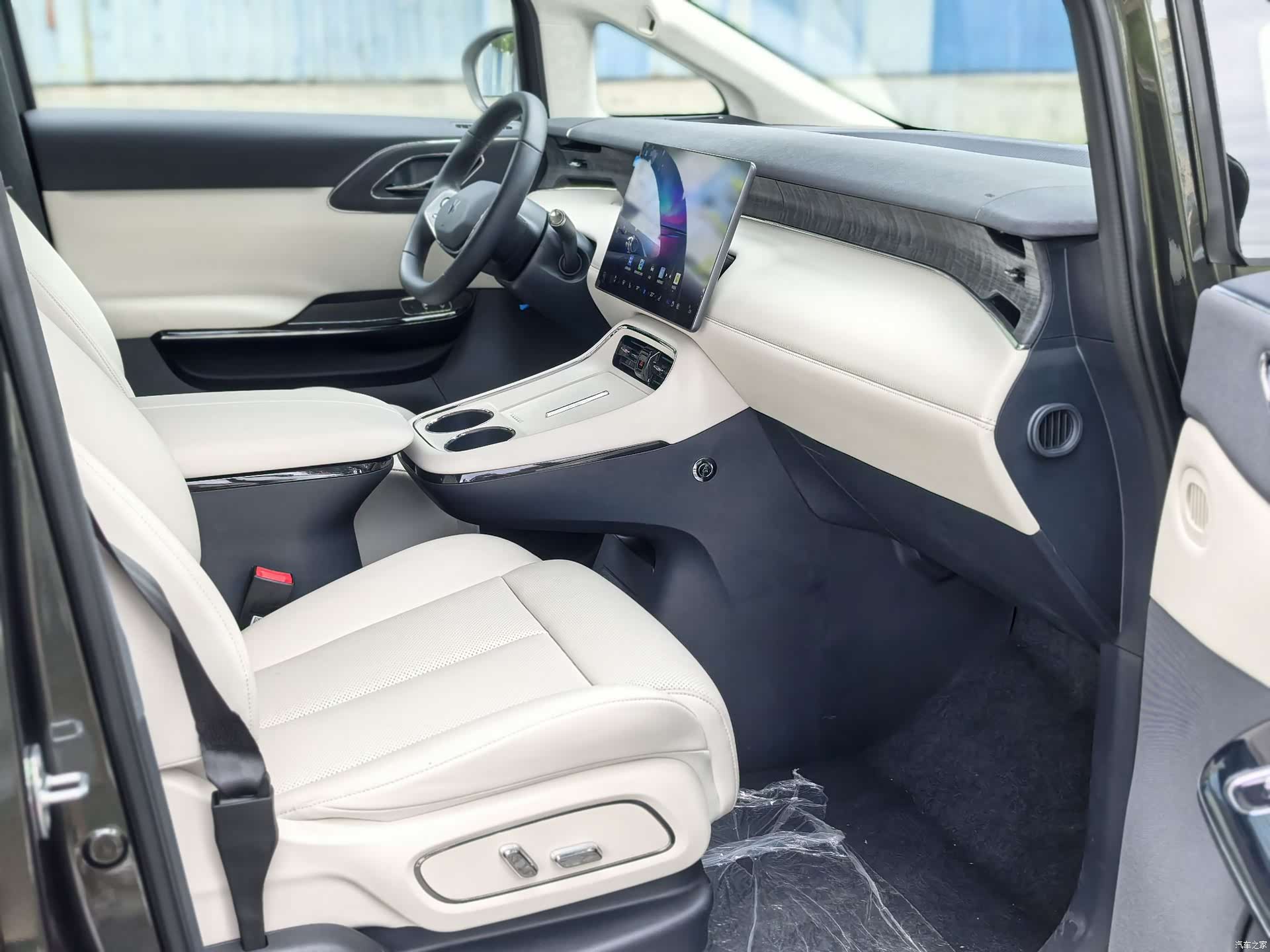 BAIC V9, 2026 23